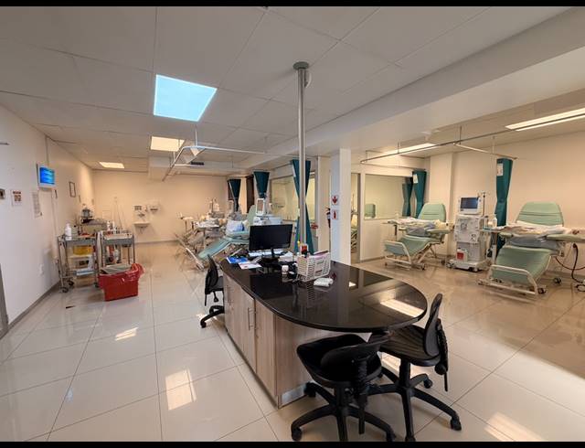 217M² MEDICAL SUITE TO LET IN GLENASHLEY